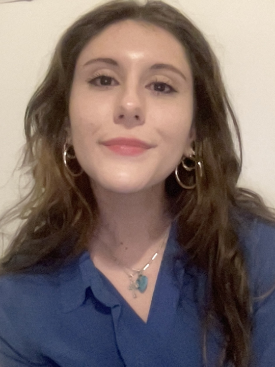 Headshot photo of Laura Calugaru.